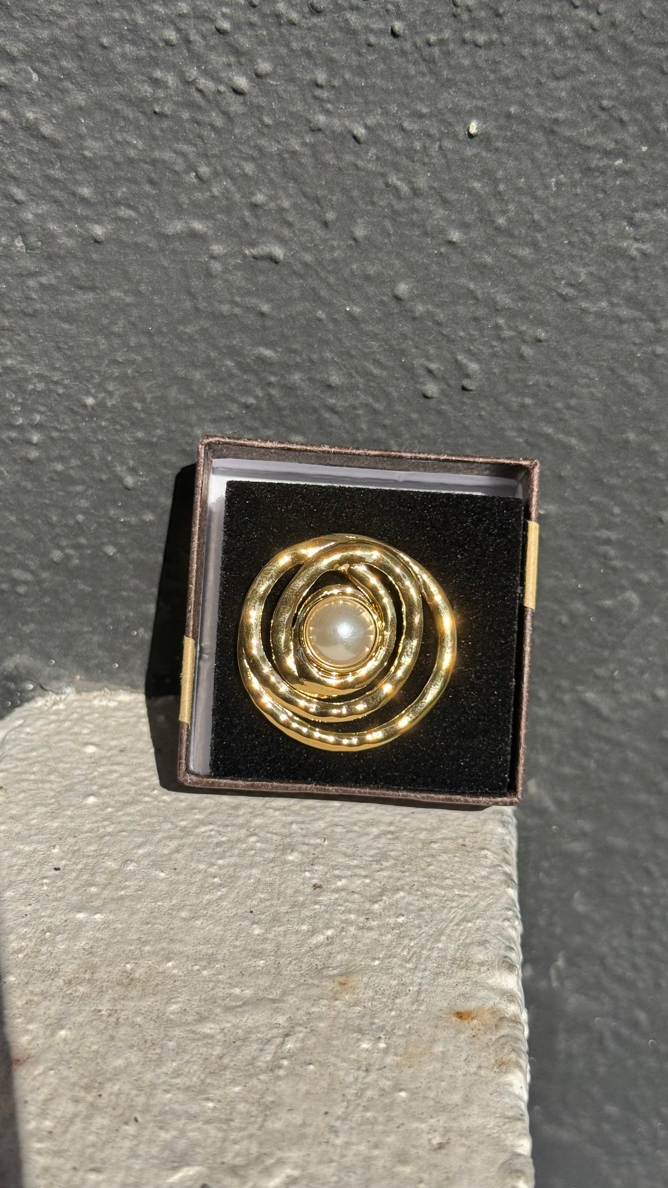 Anello sfera con perla