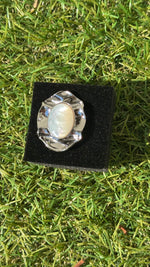 Anello con pietra bianca oro/ argento