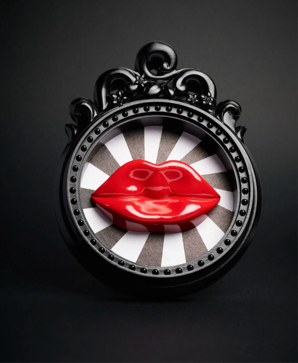 Cornice lips nera-oro