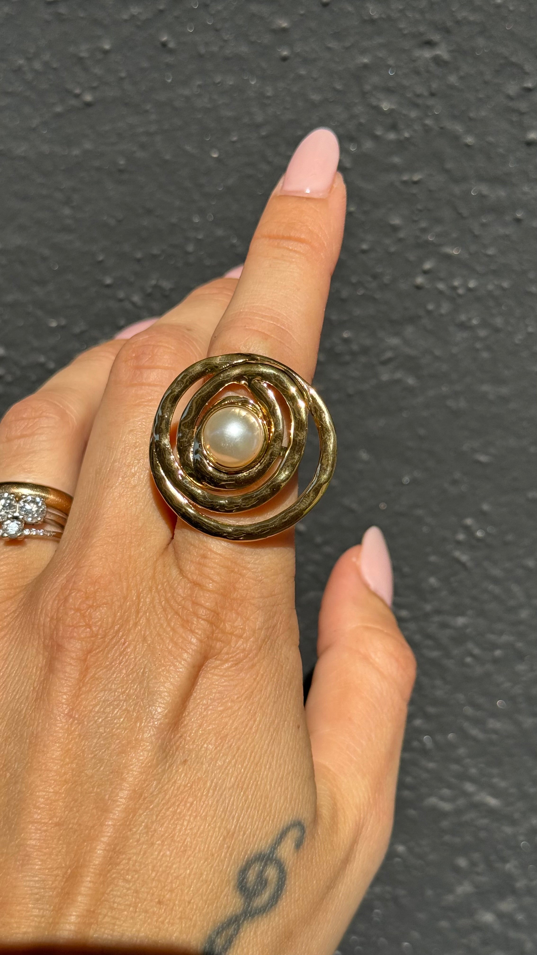 Anello sfera con perla