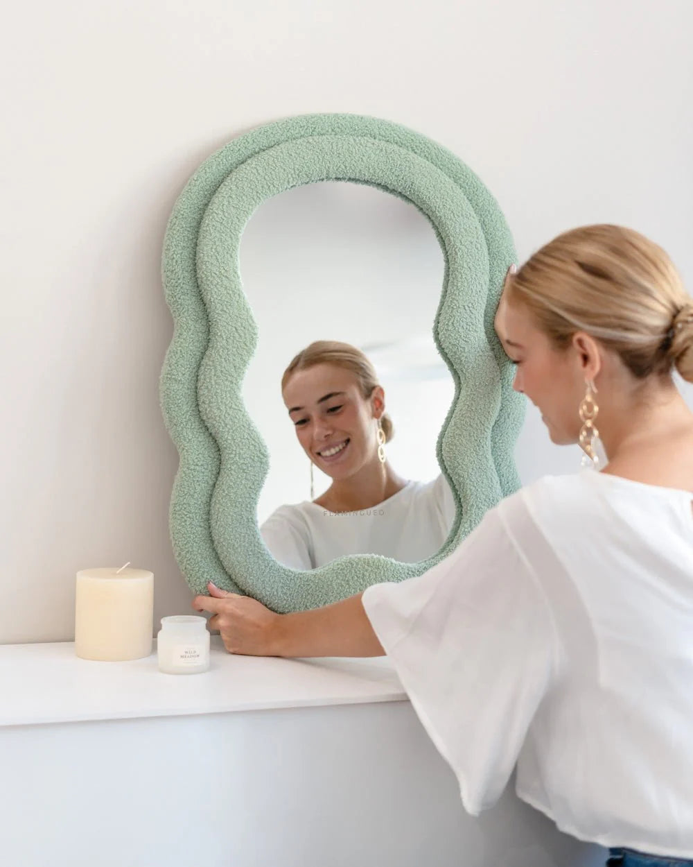 Specchio da parete in tessuto